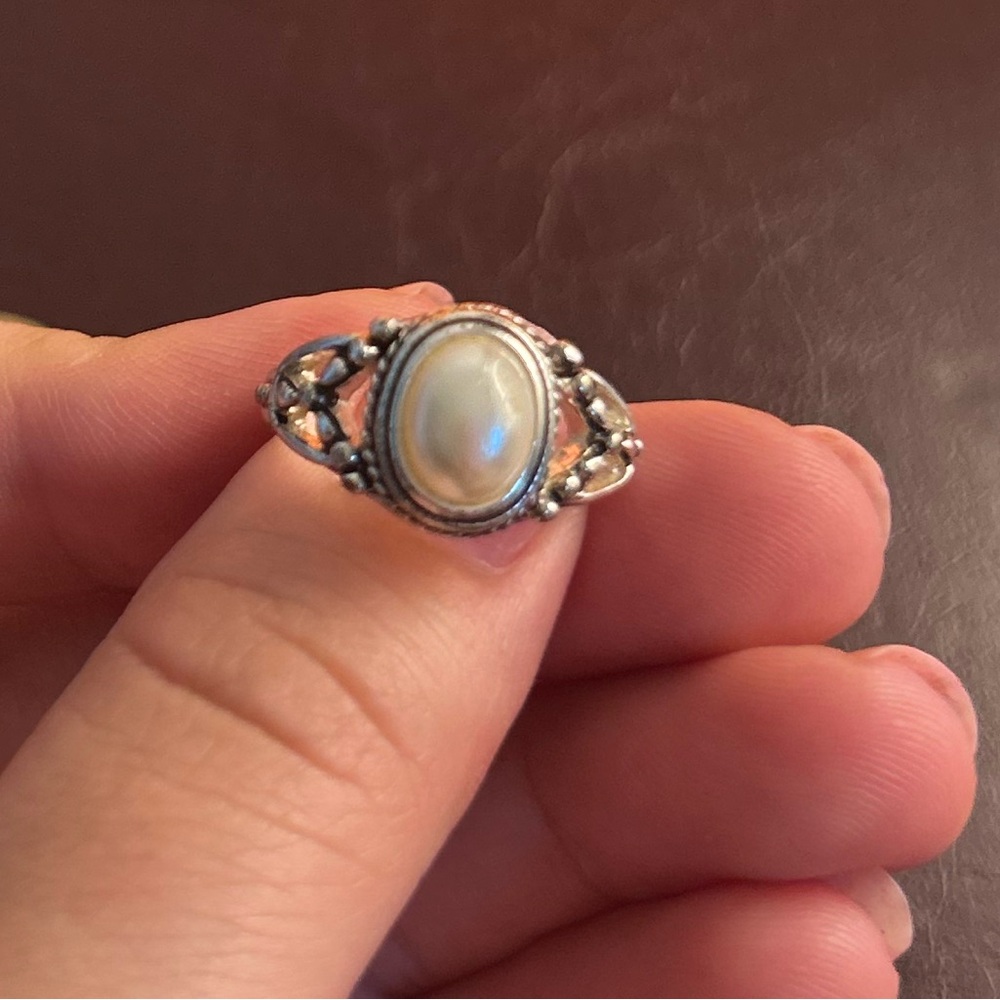 Elegant Silver Ring with Pearl